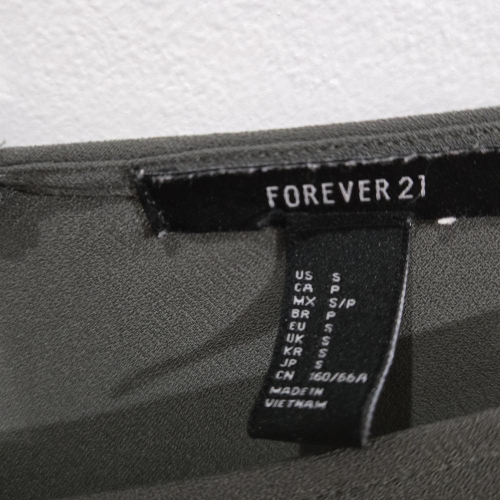 FOREVER 21 Sz Small Olive Green Top - Picture 2 of 6